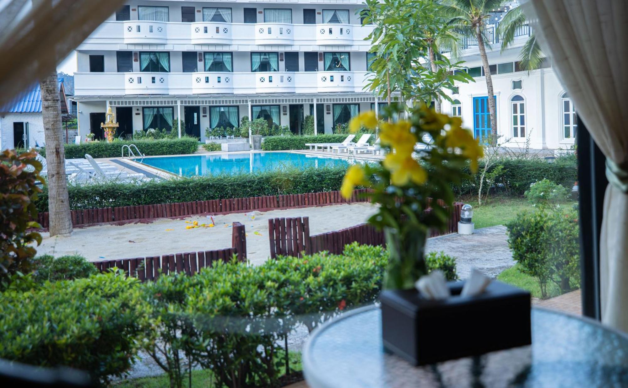 Blue Carina Hotel Phuket Exteriör bild