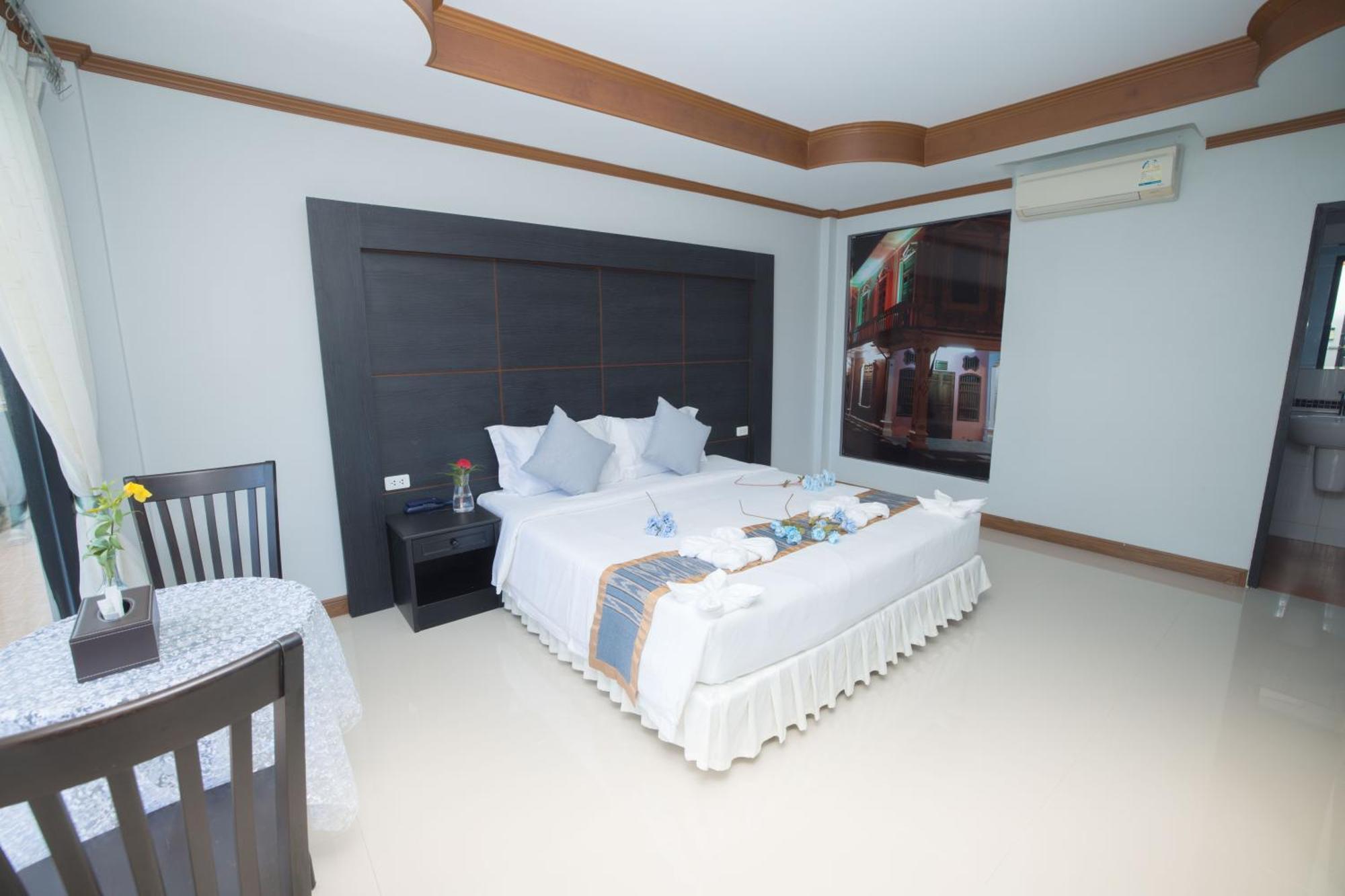 Blue Carina Hotel Phuket Exteriör bild