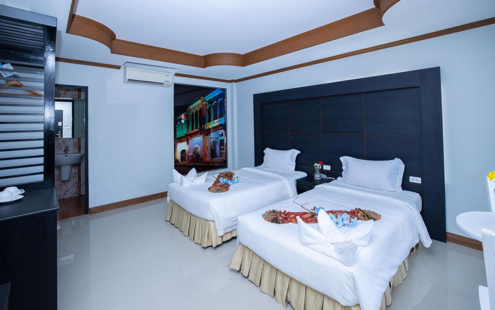 Blue Carina Hotel Phuket Exteriör bild